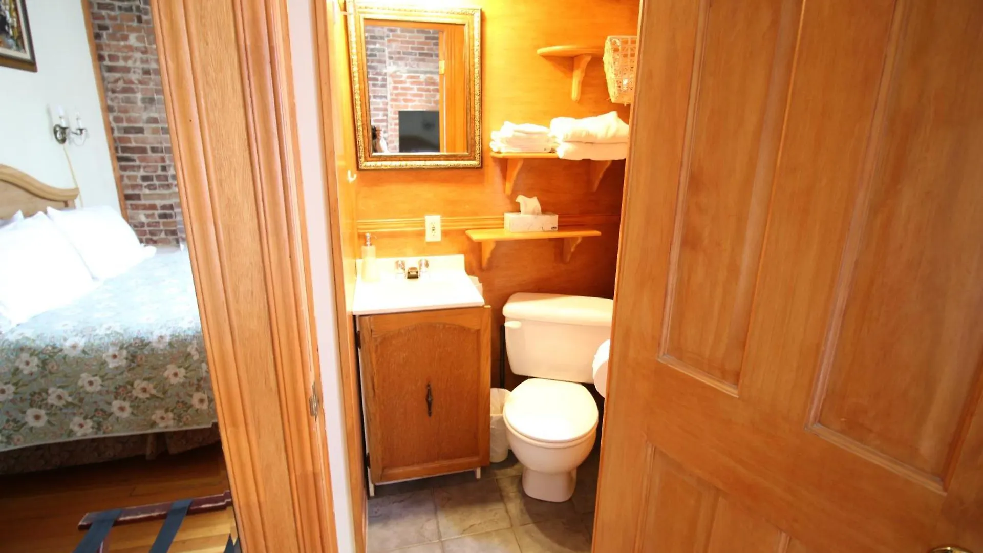 B&B De La Fontaine Quebec City Bed & Breakfast